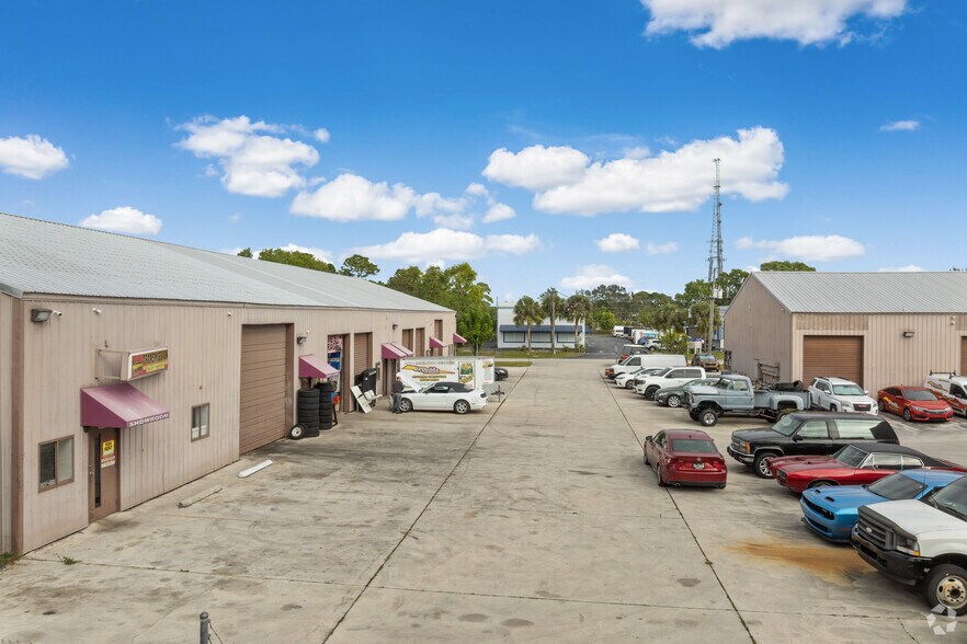 More Photos Of 1566 SE South Niemeyer Cir, Port Saint Lucie Warehouse For Sale