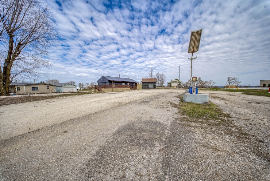 More Photos Of 17475 S US Highway 63, Rolla General Retail For Sale