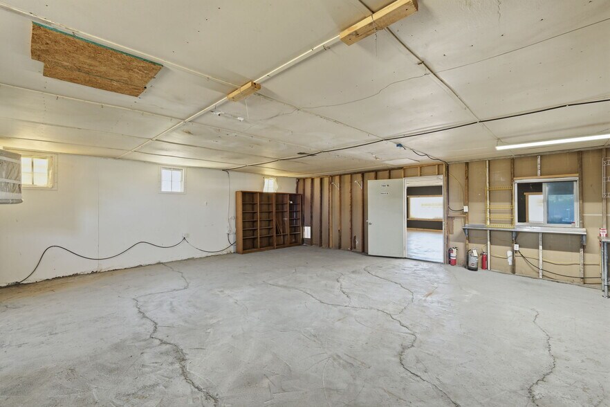 More Photos Of 110 County Road 421, Thorndale Freestanding For Sale