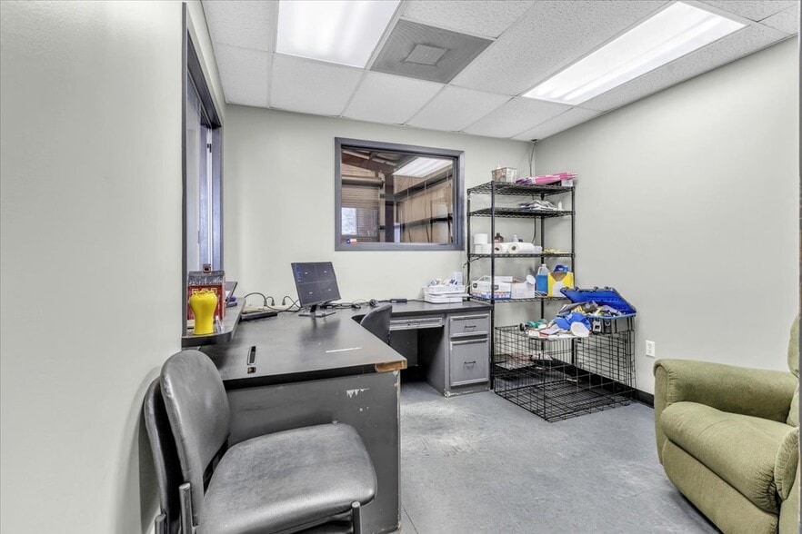 More Photos Of 4610 Center St, Deer Park Light Distribution For Sale