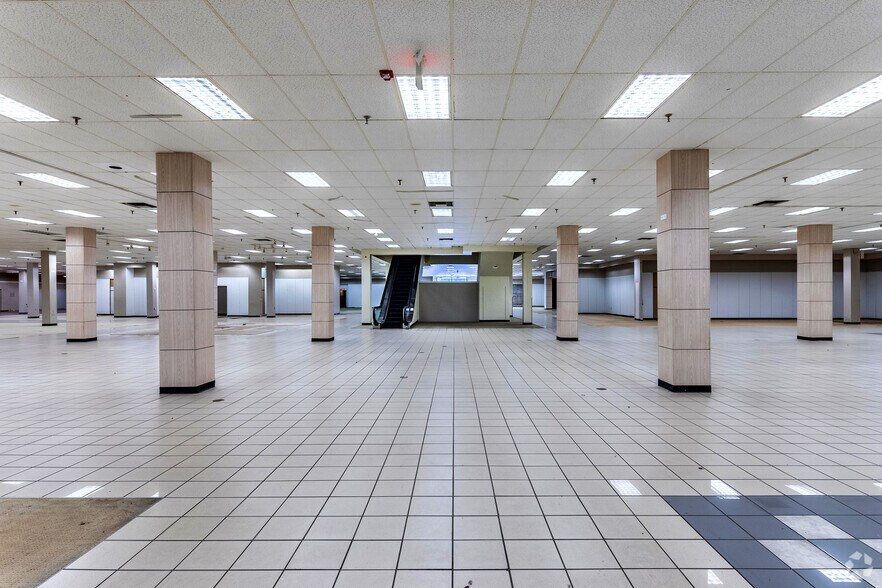 205 W Blackstock Rd, Spartanburg, SC 29301 Retail For Lease