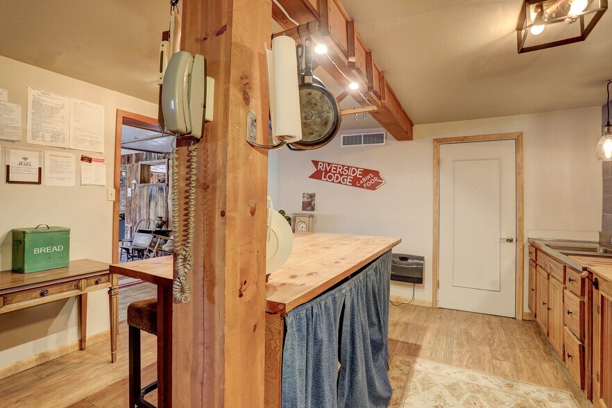 More Photos Of 468 Riverside Dr, Lyons Specialty For Sale