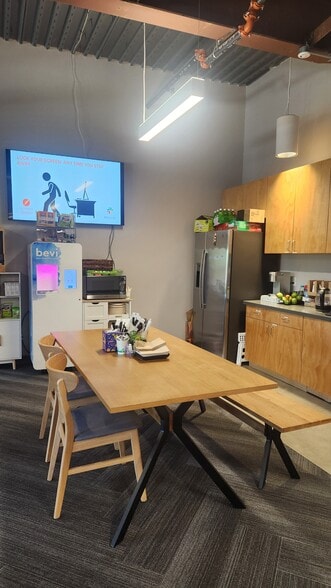 More Photos Of 19409-19419 Stevens Creek Blvd, Cupertino Freestanding For Lease