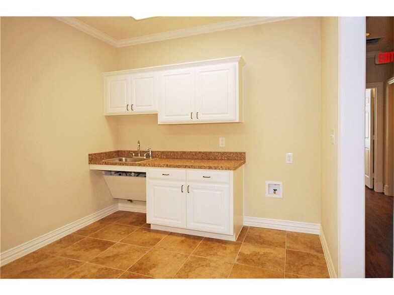 More Photos Of 8765 Stockard Dr, Frisco Office For Sale