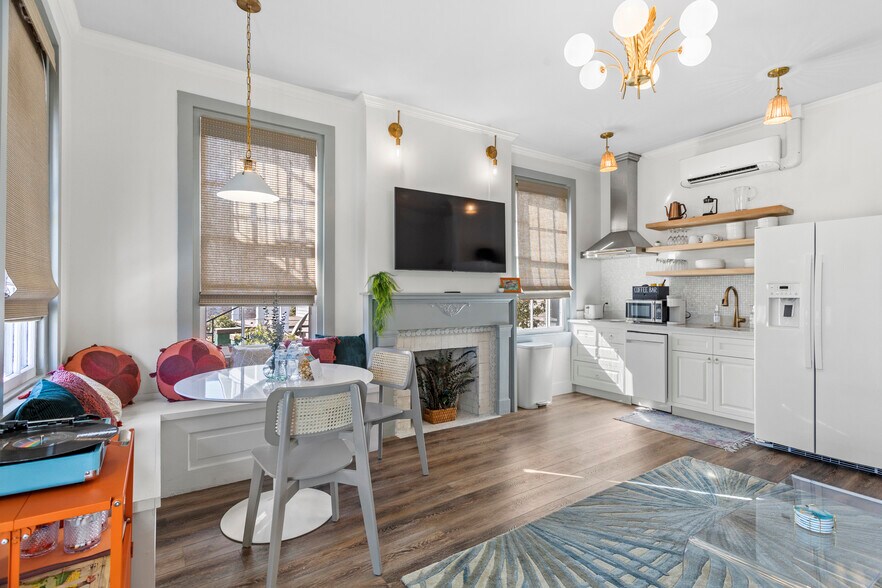 More Photos Of 782 Water St, Biloxi Office For Sale