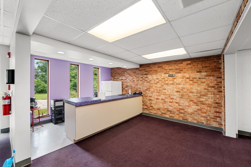 More Photos Of 1050 Kemper Meadow Dr, Cincinnati Religious Facility For Sale