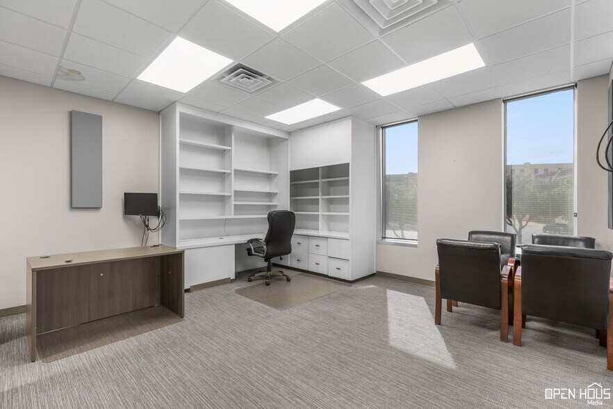 More Photos Of 915 9th St, Wichita Falls Office For Sale