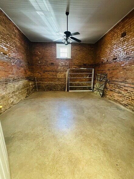 More Photos Of 11 School St, Watkinsville Office For Lease