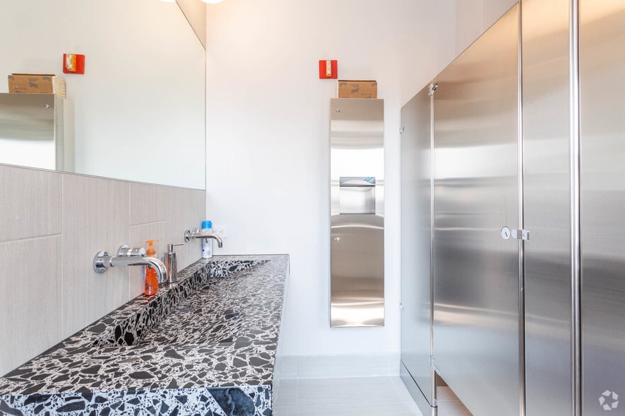 More Photos Of 55 Fifth Ave, New York Office For Lease