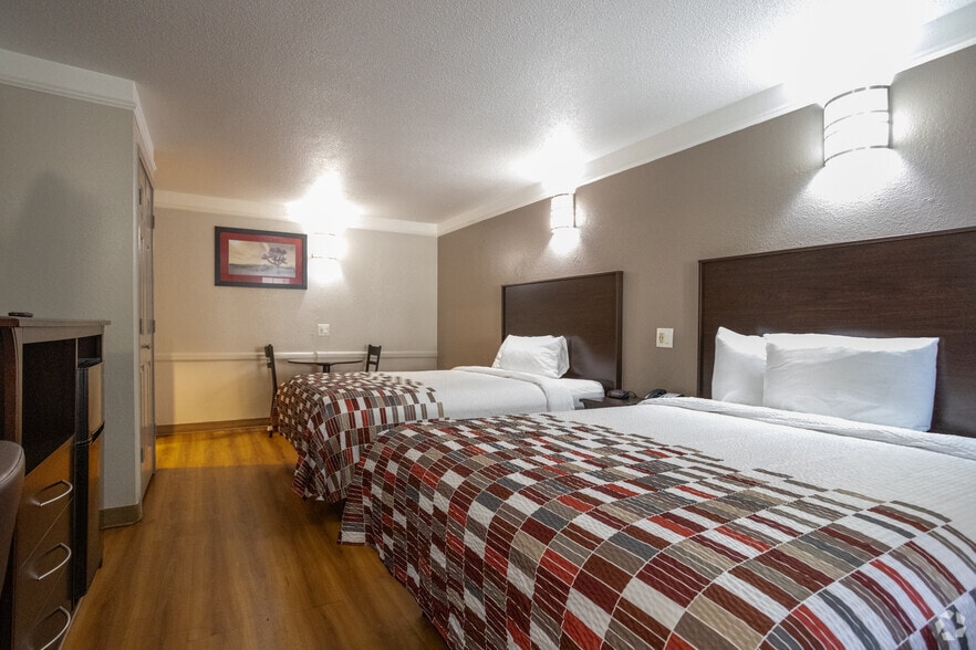 More Photos Of 9902 Gulf Freeway, Houston Hotel For Sale