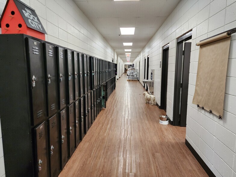 More Photos Of 501 Howell Rd, Greenville Office For Lease