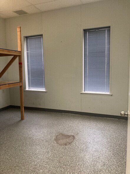 More Photos Of 631-641 Lowther Rd, Lewisberry Warehouse For Lease