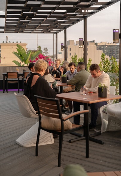 More Photos Of 521-527 W 7th St, Los Angeles Office For Lease