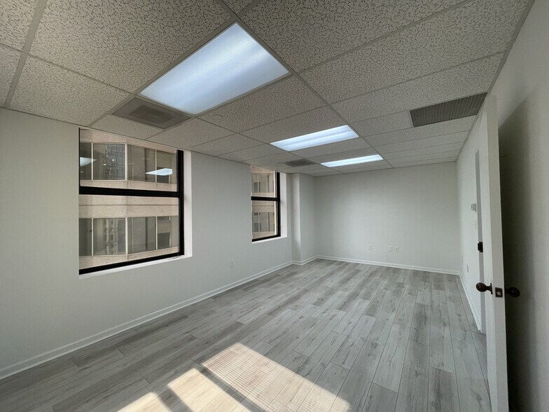 More Photos Of 112 S Tryon St, Charlotte Office Residential For Sale