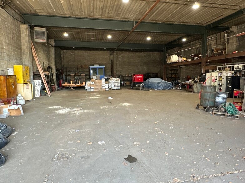 More Photos Of 46-27 54th Rd, Maspeth Industrial For Lease