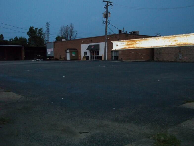 More Photos Of 430 N Damen Ave, Chicago Distribution For Lease