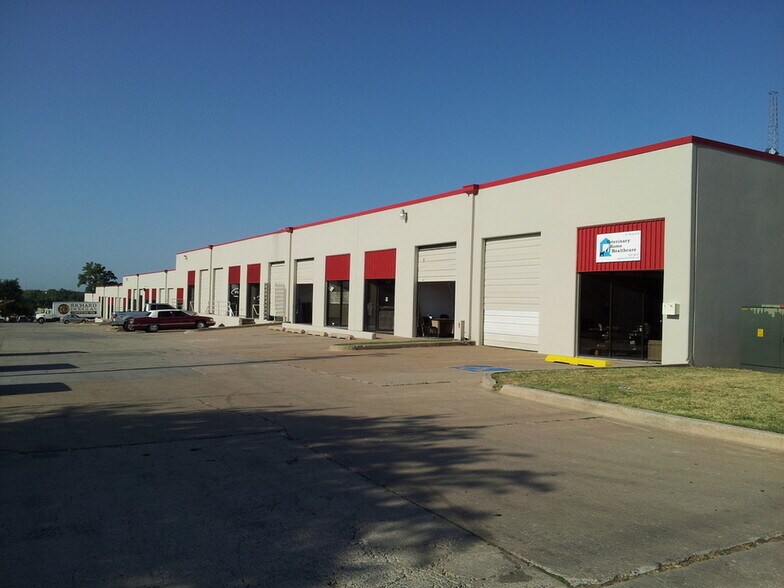 More Photos Of 2236 NW 10th St, Oklahoma City Light Distribution For Lease