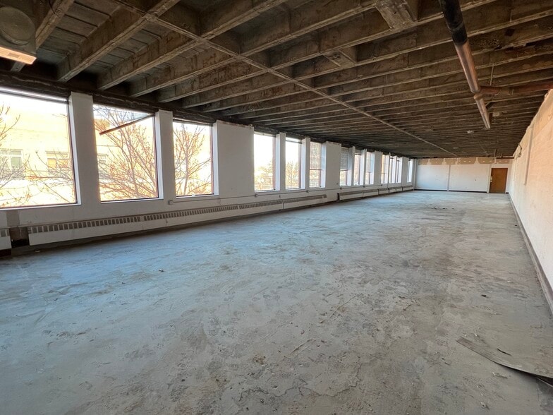 More Photos Of 1801 W Berteau Ave, Chicago Warehouse For Lease