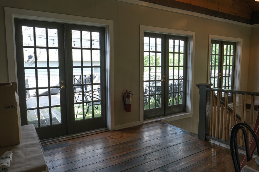 More Photos Of 202 Butler St, Saugatuck Restaurant For Sale