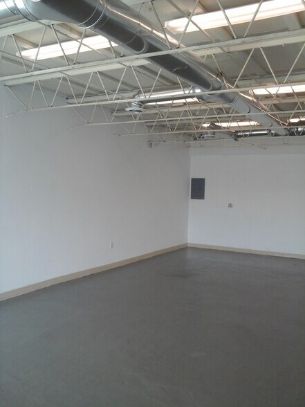 More Photos Of 136 Washington SE, Albuquerque Storefront Retail Office For Sale