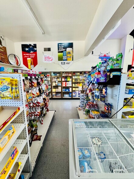 More Photos Of 150 Mountain Blvd, Mount Vernon Service Station For Sale