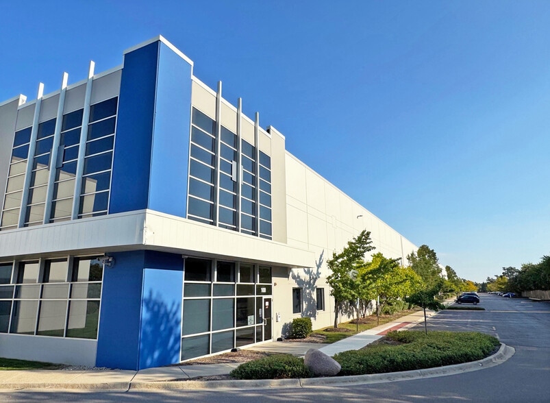 Primary Photo Of 2145 Internationale Pky, Woodridge Warehouse For Lease