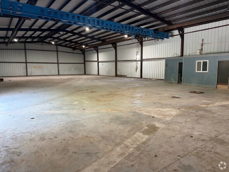 More Photos Of 2514 W Point Ave, College Park Manufacturing For Lease