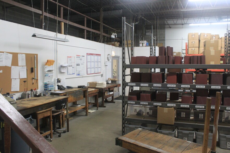 More Photos Of 3078-3080 W Soffel Ave, Melrose Park Distribution For Lease