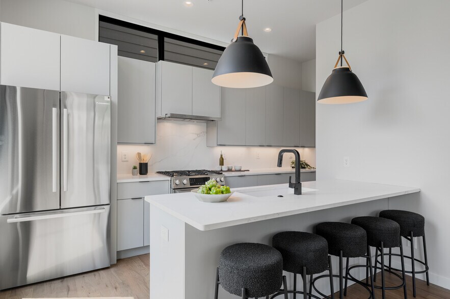 More Photos Of 105 Georgia Ave SE, Atlanta Apartments For Sale