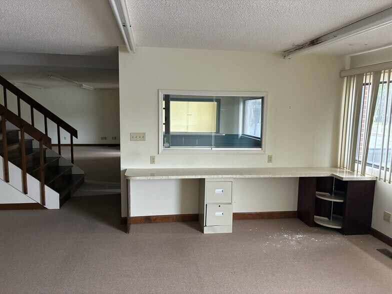 More Photos Of 212 W Water St, Plymouth Office Residential For Lease