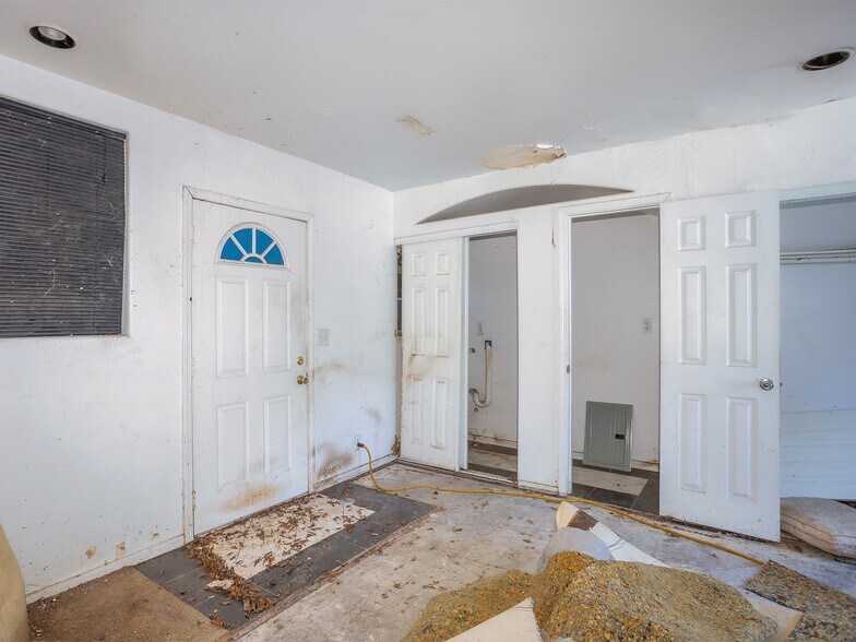 More Photos Of 4463 Bellflower Ave, West Toluca Lake Apartments For Sale