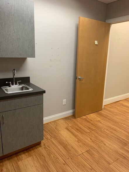 More Photos Of 45 E Main St, Chattanooga Storefront For Lease