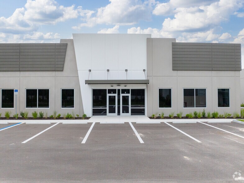 More Photos Of 7530 Penzance Blvd, Fort Myers Unknown For Lease