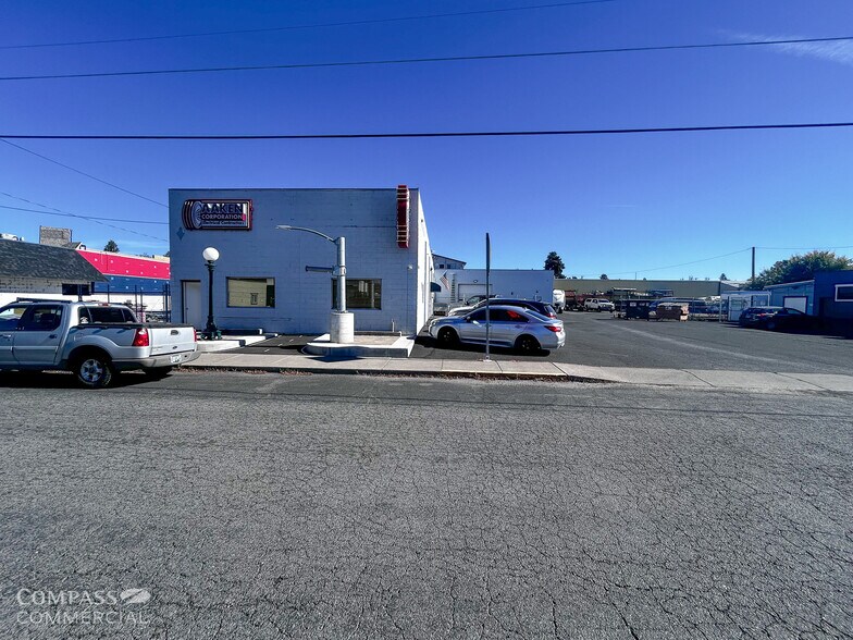 More Photos Of 1260 NE 1st St, Bend Warehouse For Lease