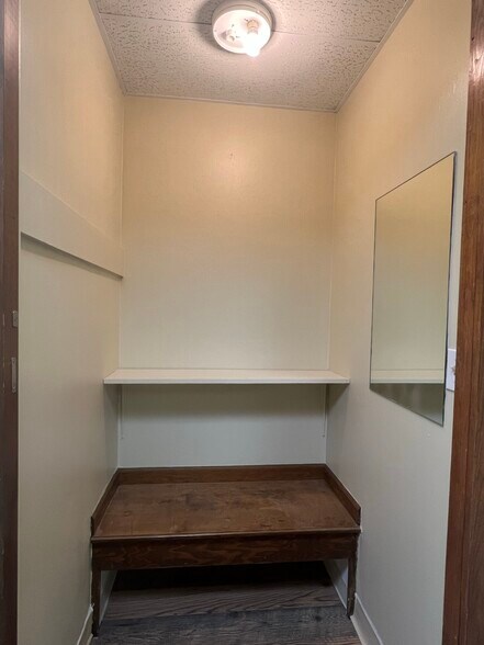 More Photos Of 2710 W Court St, Flint Office For Sale