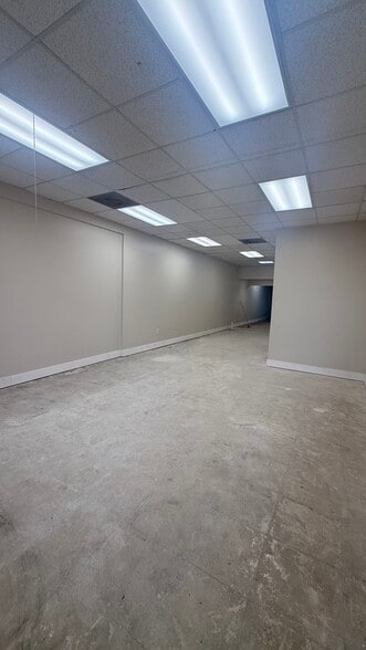 More Photos Of 11300 NW 87th Ct, Hialeah Unknown For Lease