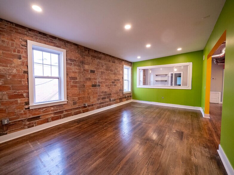 More Photos Of 23900-23908 Woodward Ave, Pleasant Ridge Office For Lease