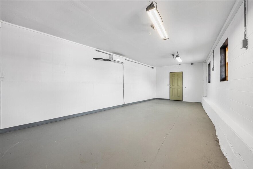 More Photos Of 21 Furnace St, Danielson Storefront For Lease