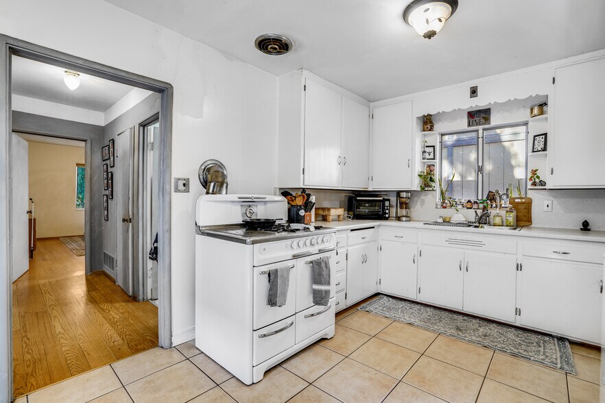 More Photos Of Plaza Way, Lafayette Storefront Retail Residential For Sale