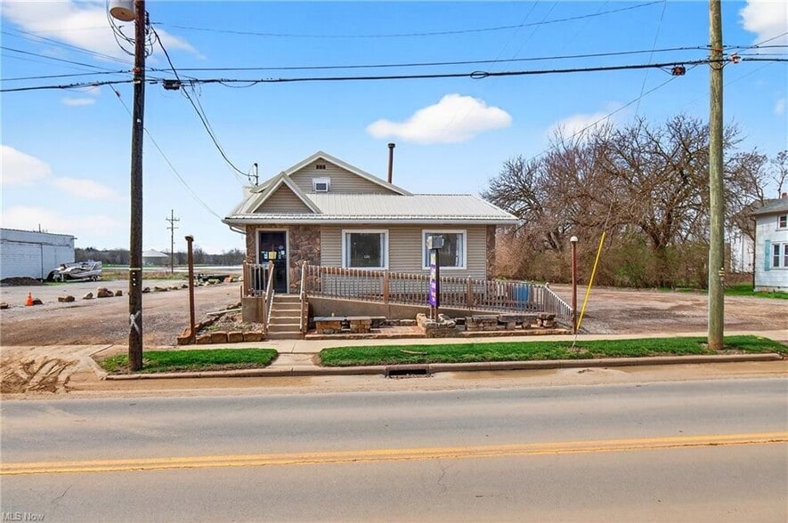 More Photos Of 845 Spruce St, Wooster Restaurant For Sale