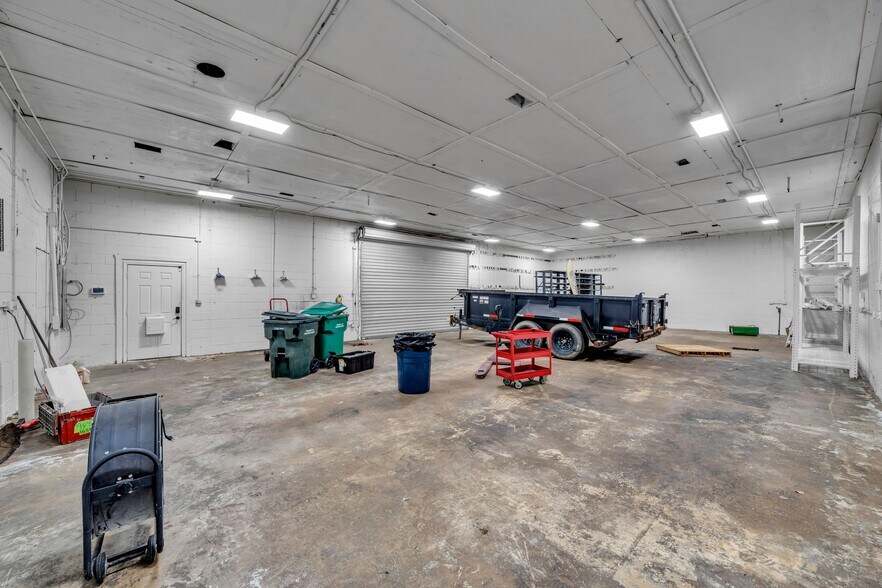 More Photos Of 494 GA Highway 247 S, Bonaire Freestanding For Lease