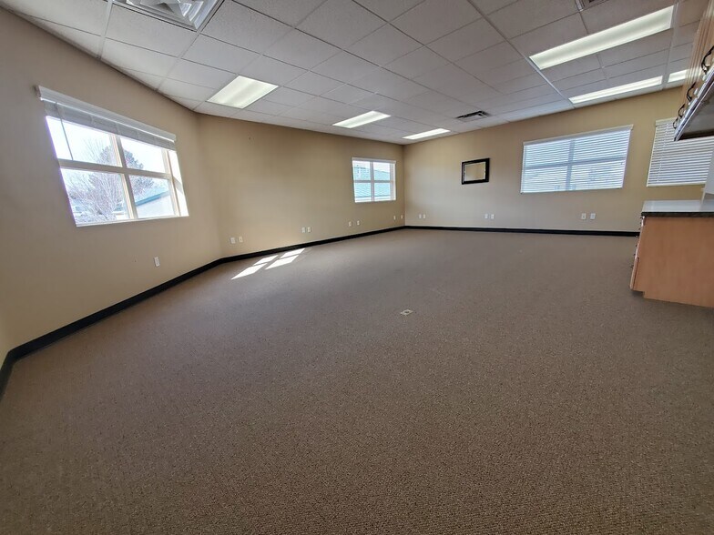 More Photos Of 83 Continental Dr, Reno Office For Lease