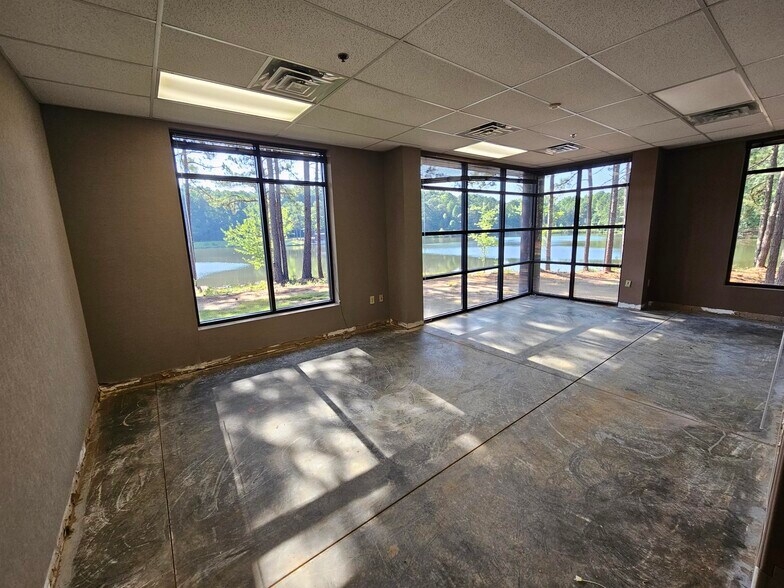More Photos Of 3750 Naturally Fresh Blvd, Atlanta Office For Lease