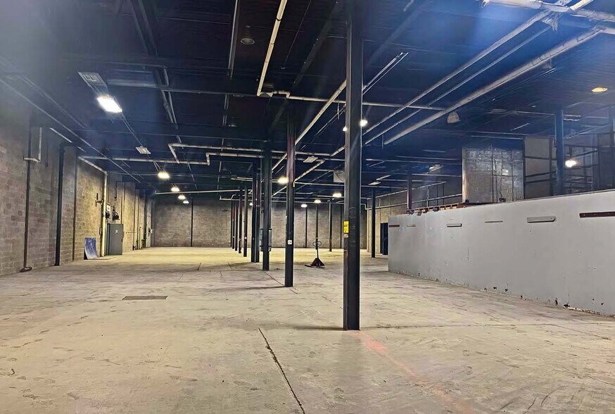 More Photos Of 1100 E 55th St, Cleveland Manufacturing For Lease