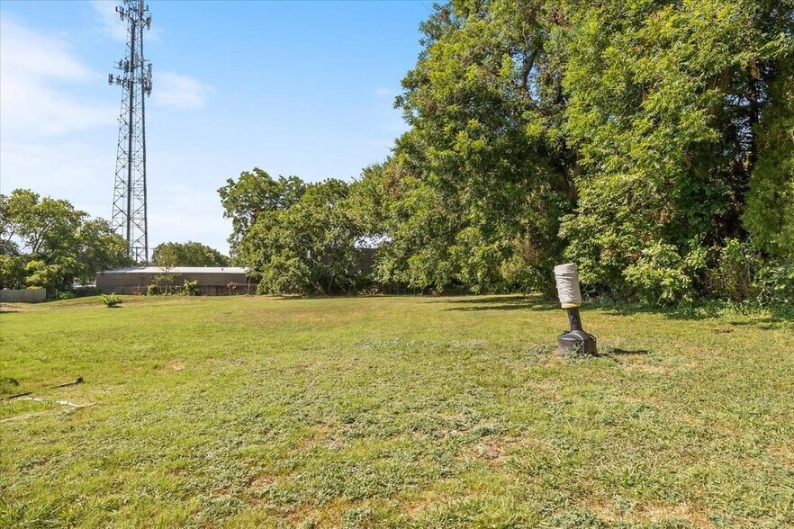 More Photos Of 106 Saint Mary St, Rockwall Office Residential For Sale