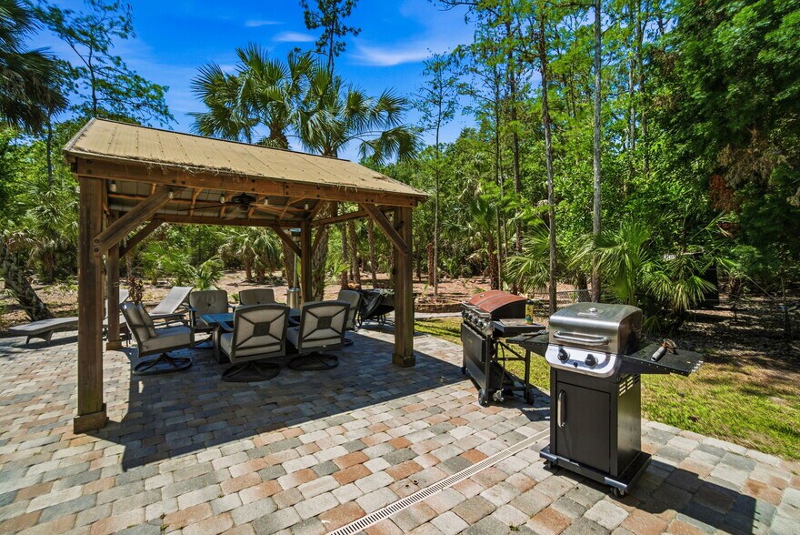 More Photos Of 4120 3rd Ave NW, Naples Apartments For Sale
