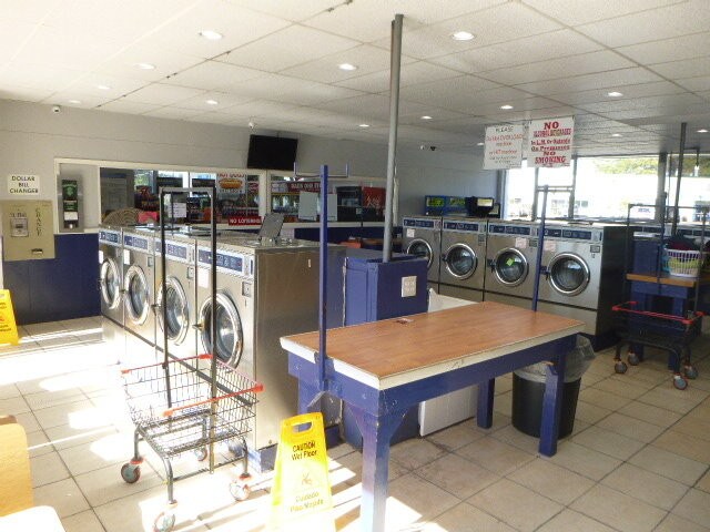 More Photos Of 1950 N Main St, Summerville Convenience Store For Sale