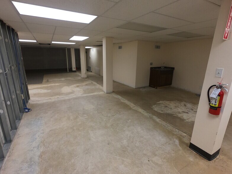 More Photos Of 408 W 45th St, Austin Medical For Sale