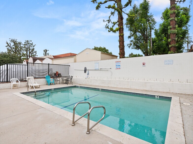 More Photos Of 17821 Halsted St, Northridge Apartments For Sale