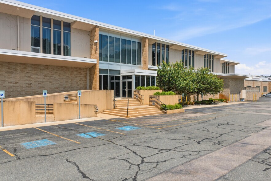 More Photos Of 380 S Worcester St, Norton Warehouse For Lease